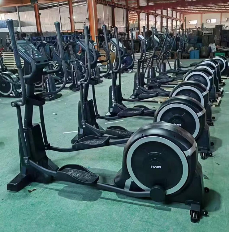 الپتیکال باشگاهی پرقدرت و یا کیفیت ژنراتوری برند فورد فیتنس مدلFA109