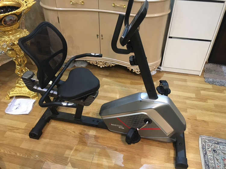 دوچرخه ثابت نشسته مبله با عملکرد مگنتی و تحمل وزن ۱۳۰ کیلوگرم EMHFITNESS 6110R