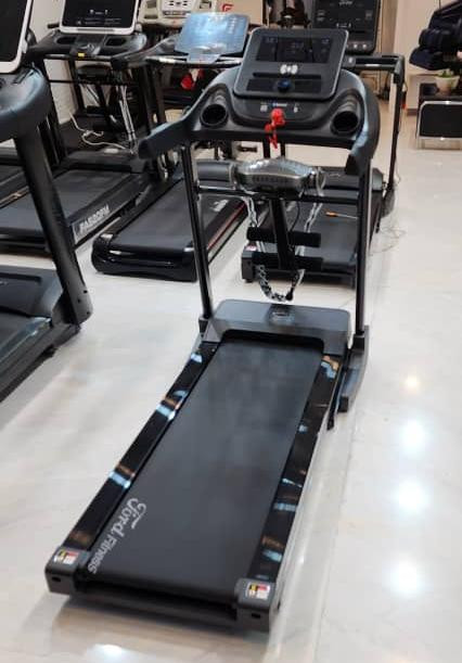 تردمیل خانگی برند فورد چندکاره با موتور 2/5 اسب بخار و تحمل وزن 150کیلوگرم مدل FA-260fm شیب برقی