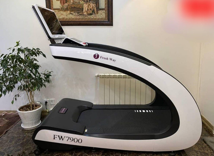 تردمیل باشگاهی غول پیکر برند فرش وی نیوفیس 2025 با تحمل وزن آزاد و قدرت موتور پیک 7 اسب بخار AC مدل FW7900