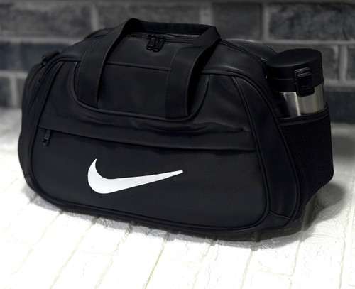 ساک طرح چرم مثلثی نایک دارای جا کفشی و جا شیکری کد ۲۰۴