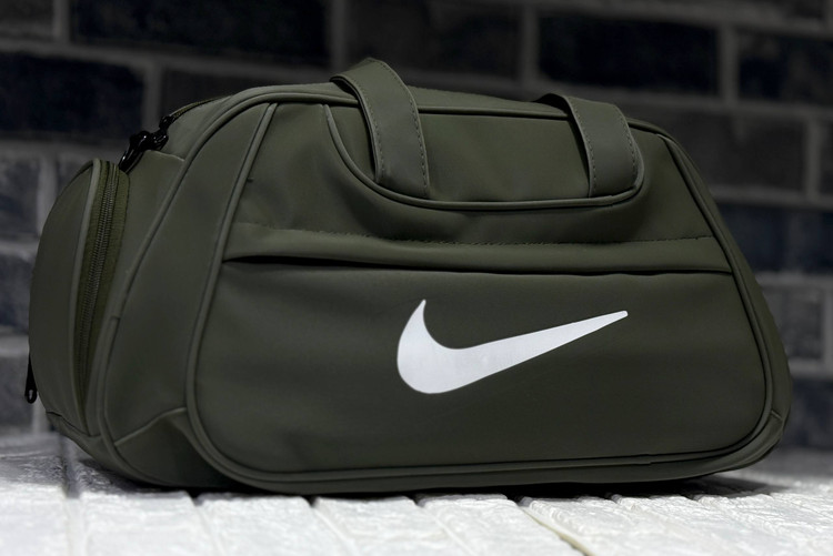 ساک طرح چرم مثلثی نایک دارای جا کفشی و جا شیکری کد ۲۰۴