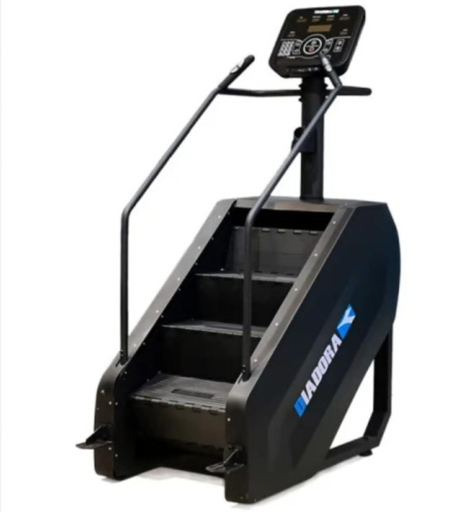 پله باشگاهی دیادورا با قدرت موتور ۷ اسب بخار و تحمل وزن ۱۸۰ کیلوگرم مدل DA8802