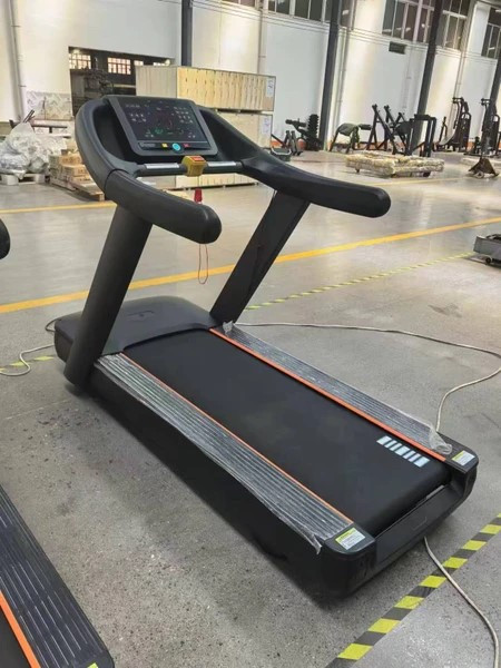 تردمیل باشگاهی وزن آزاد فرش وی با عرض تسمه 60 سانتیمتر مدل FW 7700