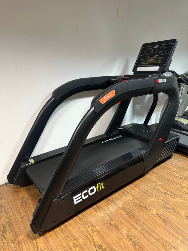 تردمیل باشگاهی برند اکوفیت با تحمل وزن نامحدود و عرص تسمه 60 سانتیمتر مدل Ecofit M8000