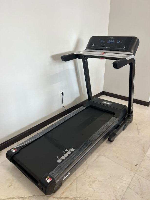 تردمیل خانگی دیادورا با تحمل وزن ۱۳۰ کیلوگرم و موتور ۲.۷۵ اسب بخار مدل 8.2