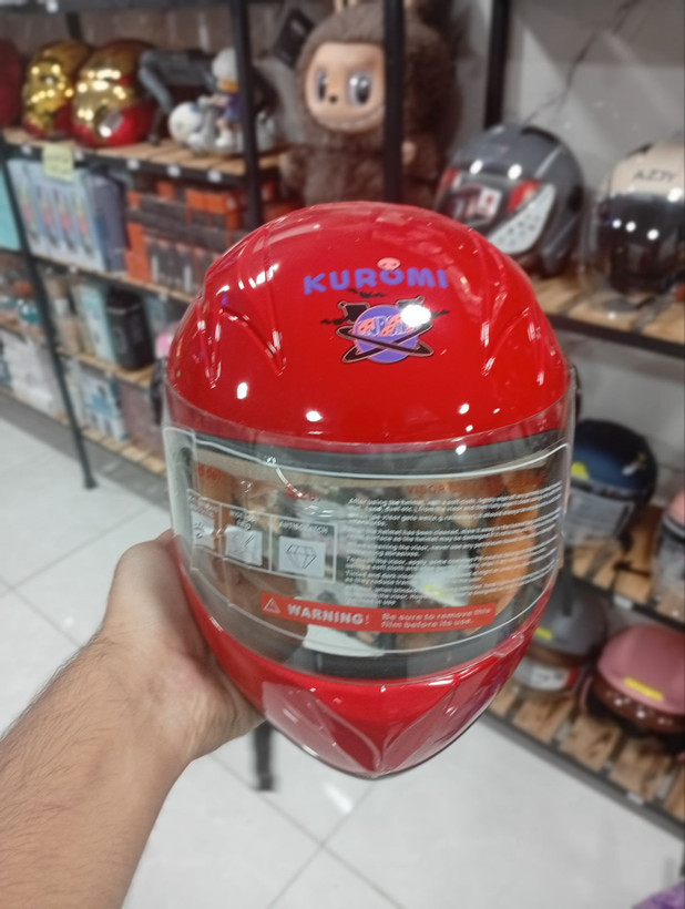 کلاه کاسکت نوجوان فکدار با طراحی ارگونومیک و کیفیتی بی نظیر